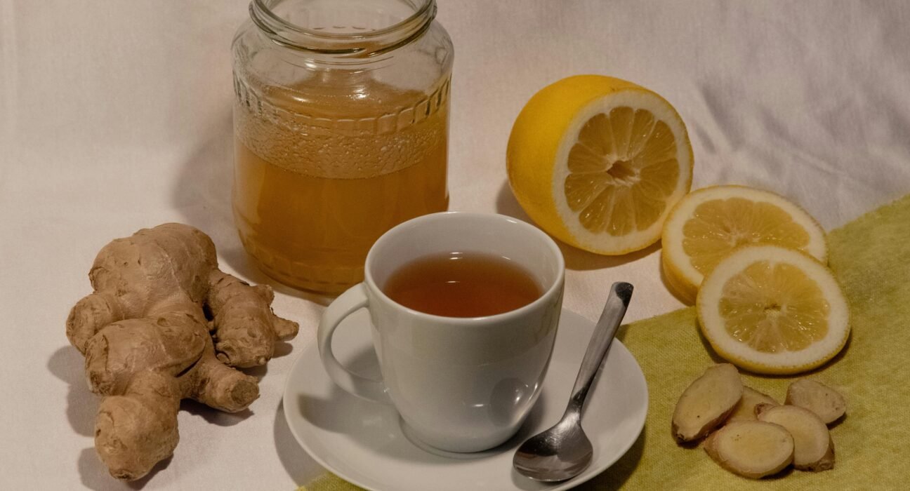 Herbal teas for digestion and natural gut health improvement
